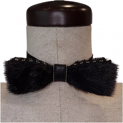 Black Sealskin Bowtie with alternating beads color by Christina King - Taalrumiq (1)