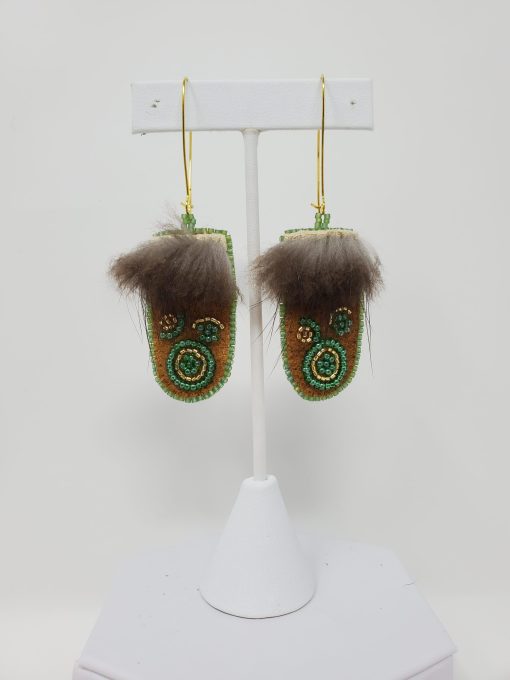 Moccasin style earrings with beaver fur - Image 2