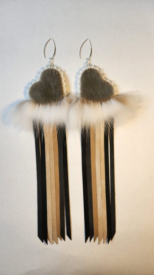 Boucles d’oreilles à franges arc-en-ciel et cœur en peau de phoque (nouveauté #2) – Image 5