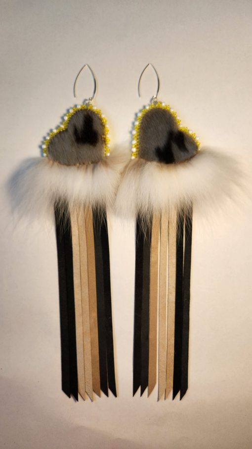 Boucles d’oreilles à franges arc-en-ciel et cœur en peau de phoque (jaune) – Image 2
